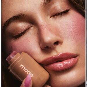 Rhode pocket blush- sleepy girl